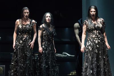 Götterdämmerung (Premiere 30.04.2016 // 2. Norn (Kathrin Göring), 3. Norn (Olena Tokar) & 1. Norn (Karin Lovelius)) © Tom Schulze
