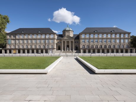 Museum_Wiesbaden_Fassade_Foto_Bernd_Fickert_300dpi.jpg