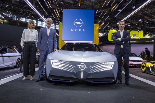 exciting-look-into-the-future-opel-stx-concept-and-opel-gse-27fe-celebrate-world-premieres-.jpg
