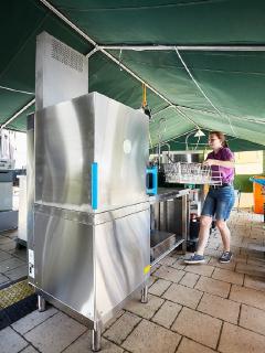 Die ergonomischste unter den Haubenspülmaschinen: M-iClean H