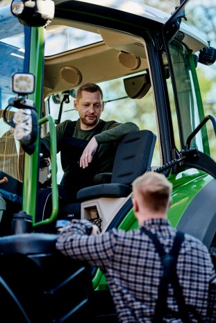 Pressefoto AGR_FachPM_Baumaschinensitze_Copyright Isringhausen_2.jpg