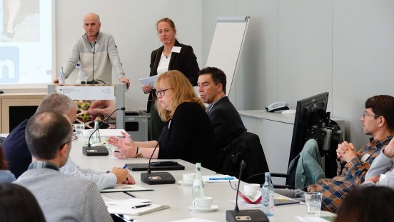 Diskussionsrunde.JPG