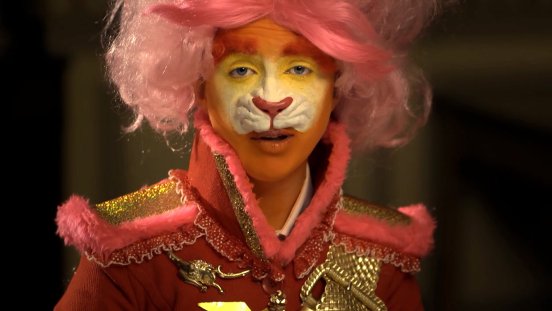 Rachel-Maclean_The-Lion-and-The Unicorn_video-still_2012_Copyright-und-Courtesy_Die-Künstlerin.jpg