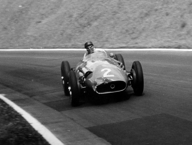 6-Fangio_1957.jpg
