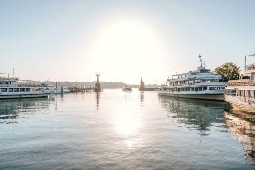 Konstanz-Hafen-Konzil-BSB-Schiff-MS-Stuttgart-Imperia-Sonne-01_Copyright_MTK-Leo-Leister.jpg