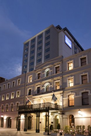 Novotel Christchurch_Exterior Night_gr.JPG