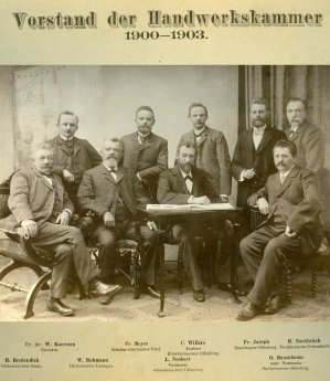 pr1225_Vorstand_1900.jpg