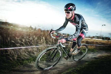 Cyclocrosser: Filigran durchs Gelände