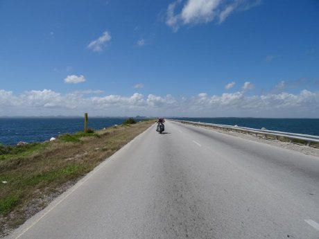 avenTOURa_Kuba_Motorradreise_PoderosaTours_LPT12_kl.jpg