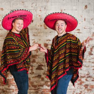 Die beiden Studenten und Startup-Gründer Philipp Grimmel (links) und Oliver Kern (rechts). Die Idee für Papa Fuego kam den beiden auf einer Party. Es war eine Schnapsidee sozusagen.
