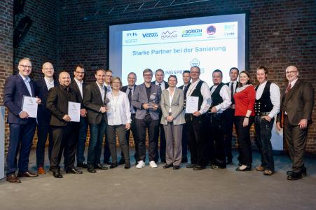 Sanierungspreis 18: Die stolzen Sieger in den Kölner Balloni-Hallen. Foto:Susanne Kurz