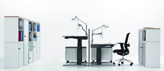 Wechselnde Arbeitshöhen für mehr Gesundheit im Büro_Bild_AGR_VS.jpg