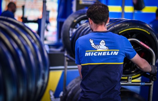 cmc077p8k405501kzd60luhne-michelin-competition-moto-5.jpg