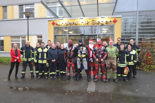 Nikolaus Kinderklinik 2024 Teamfoto.jpg