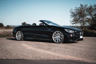 Starkes Luxus-Cabrio mit feinem Schuhwerk - Deville am Mercedes-AMG S 63