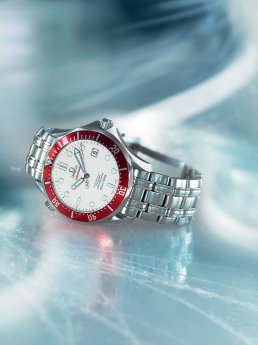 Seamaster Vancouver -1 Year Limited Edition_pr_red.jpg