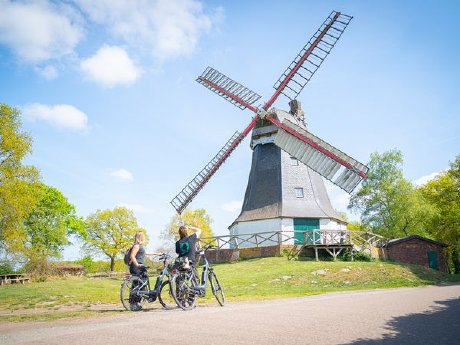 csm_Niedersachsen_Teufelsmoor_Worpswede_Windmuehle_Fahrrad_Nico-Mussmann_CCbySA_05707_eda7a6caba.jpg