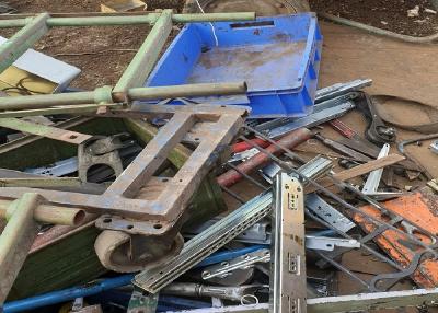 Mit der Schrottabholung Troisdorf ist es ein Kinderspiel, Altmetall loszuwerden
Ein kurzer Anruf genügt und schon erfolgt die Schrottabholung – völlig kostenfrei und unkompliziert