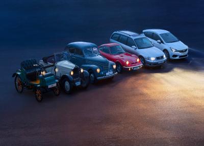 Taghell durch die Dunkelheit: Mit IntelliLux LED® Matrix-Licht von Opel