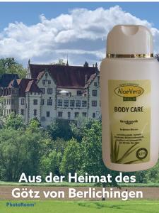 Aloe Vera Gold Bodycare vor der Burg des Ritters Götz von Berlichingen