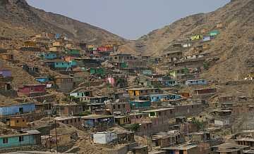 103_Independencia_einer der ärmsten Distrikte Limas_Peru_Quelle GKS Homepage.jpg