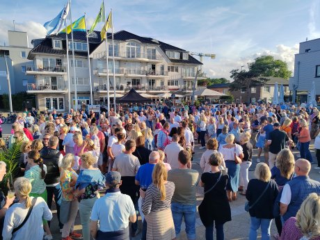 Tanzen am Meer_NiendorferBalkon01.jpg