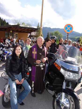 Motorradweihe_Rechte TVB Wildschönau (22).jpg