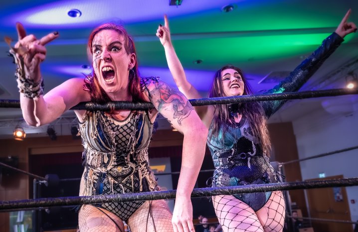 Annotopia_IWI_wrestling2.jpg