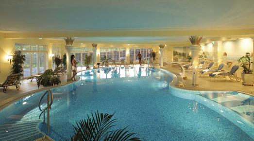 Hallenbad im 4-Sterne Wellnesshotel Mooshof in Bodenmais