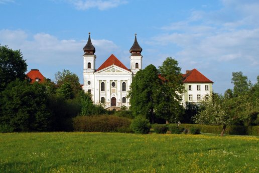 Die_barocke_Klosteranlage_Schlehdorf_Schlehdorf_am_Kochelsee.jpg