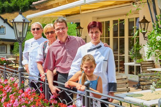 Jens Häfner mit Familie Flair Hotel Adlerbad.jpg