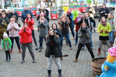 "Steht auf! Streikt! Tanzt!" Foto: Gaby Richter