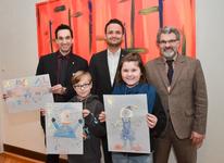 Jannis, Leonie, actimonda-Vertreter Ralf Steinbrecher (links), AKV-Elferratsmitglied und Ex-Prinz Roger Lothmann (Mitte) sowie Bethlehem-Personalchef Helmut Drummen (rechts). Foto: H. Eisenmenger