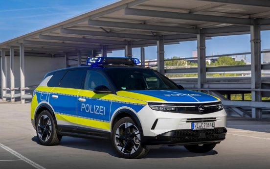 Top-SUVfrdenPolizeidienstMitdemOpelGrandlandaufStreife (3).jpg