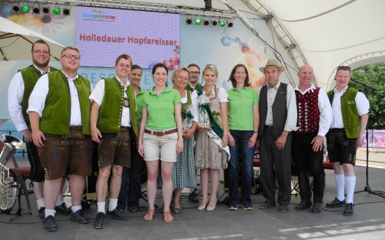 Das Team vom Hopfenland Hallertau auf der Landesgartenschau.jpg