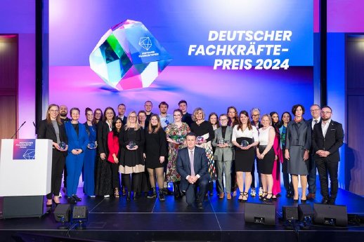 factsandfiction_BMAS-Fachkraeftepreis-2024_.104312.jpg