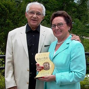 André Giovanni, Gründer und Herausgeber des Santé-Magazins, freute sich, dass Annemarie Lindner nach Paris gekommen war, um den Prix Beauté Santé in Empfang zu nehmen