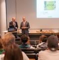 Dr. med. Bernd-Dietrich Katthagen erhält für sein herausragendes Engagement am Bildungszentrum für Technische Orthopädie die Goldene Ehrennadel