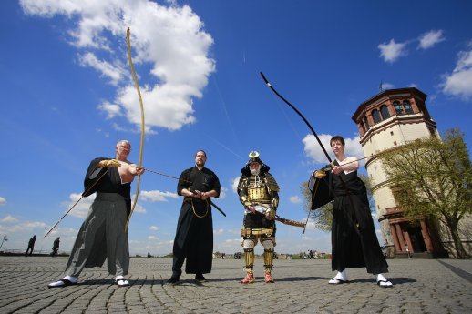 Samurai, Iaido- und Kyudo-Experten beim Japan-Tag.jpg