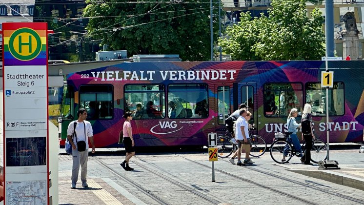 VAG Freiburg - Regenbogen-Haltestelle.jpg