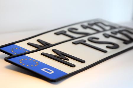 Halten für immer: die neuen 3-D-Kfz-Kennzeichen