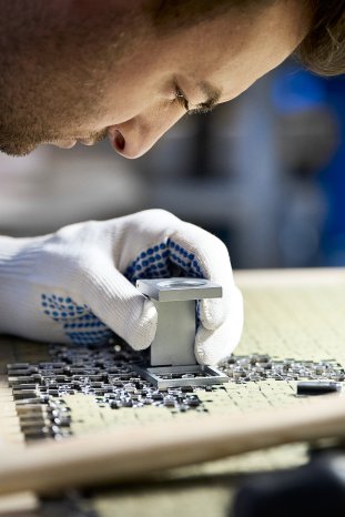 11_2 Stanzwerkzeug bauen – echte Handarbeit.jpg