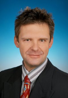 Dr med Slawomir Moszko_Neurochirurg und leitender Oberarzt des Donau-Isar-Klinikums Deggend.jpg
