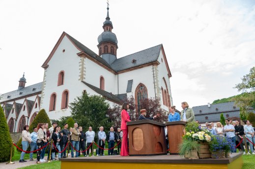 'Bares für Rares' dreht zum zweiten Mal in Kloster Eberbach_c-Sascha Baumann - ZDF.jpg