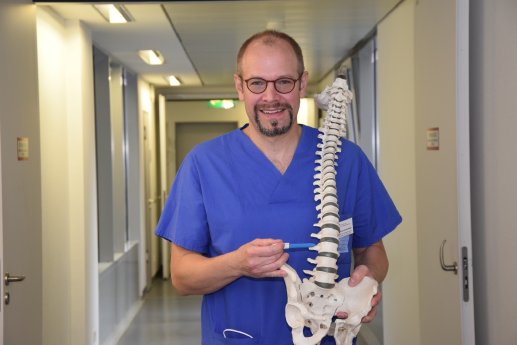 wirbelsaeulenchirurg-breitenfelder.jpg