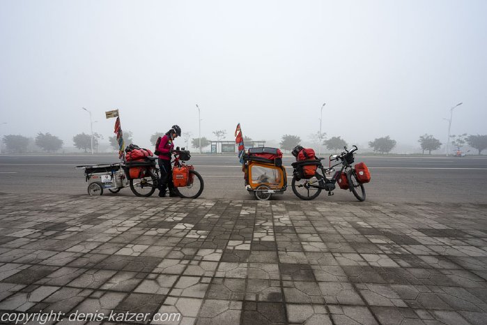 Leshan_Provinz_Sichuan_Smog.jpg