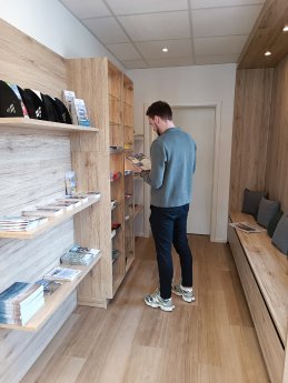 CCBYSA_MHabben_TouristInfo neu Infoecke.jpg