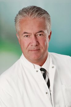 akl-Dr. Conzelmann-Christian-CA Arthroskopische Gelenkchirurgie und Sportorthopädie.jpg