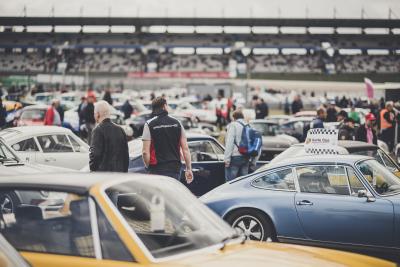 Der Auftritt von Porsche Classic mit rund 500 Modellen gehörte zu den Highlights des 47. AvD-Oldtimer-Grand-Prix. Dort präsentierte Pirelli die Reifen der Pirelli Collezione für klassische Porsche / Copyright: @amyshorephotography