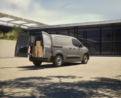 peugeot-e-partner-active-2606cgi-007-fr-IHRS2P.jpg